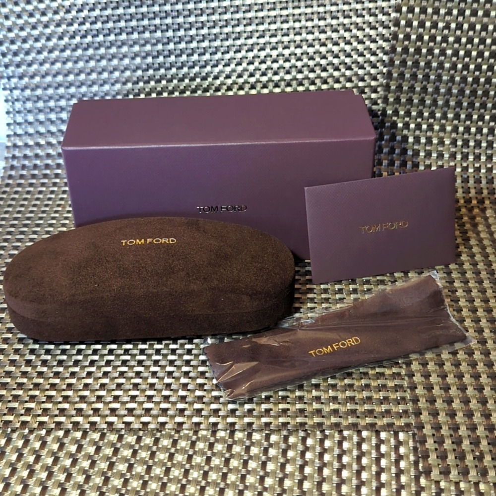Tom Ford velvet glasses, case, cloth, and box